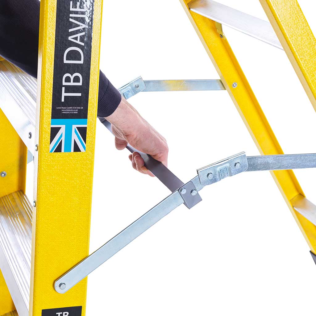 TB Davies INSUL8-P Fibreglass Professional Platform Step Ladders