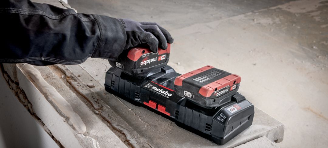 Power Tool Batteries & Chargers