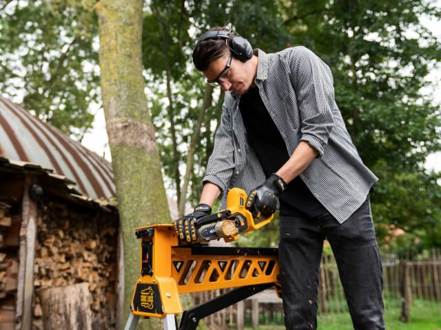 Batavia FIXXPACK One-Handed Chainsaw 12V 1x2.0Ah Battery & Charger