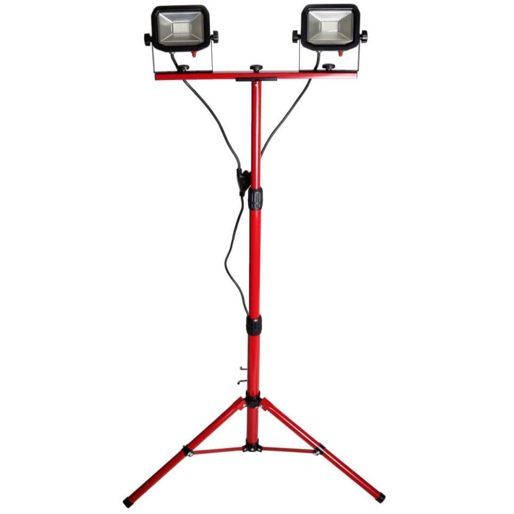Luceco LED Slim Twin Tripod Work Light, 2 x 15 Watts (2 X 1200lLM) 240v